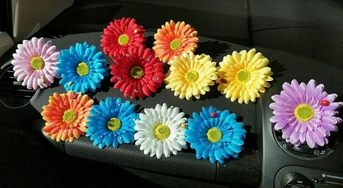 Gerbera daisy clip - daisy, on